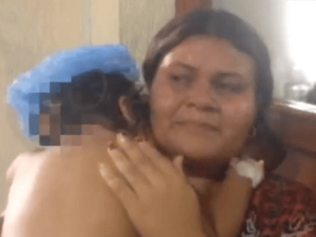 A woman in Venezuela has revealed how worms are eating her daughter alive because of a lac