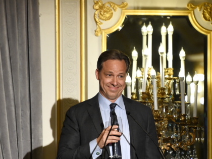 NEW YORK, NY - JUNE 20: CNN Anchor Jake Tapper speaks at the Museum of the Moving Image honoring Netflix Chief Content Officer Ted Sarandos and Seth Meyers at St. Regis Hotel on June 20, 2016 in New York City. (Photo by Nicholas Hunt/Getty Images)