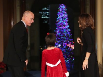 Jerry Brown Christmas (Rich Pedroncelli / Associated Press)