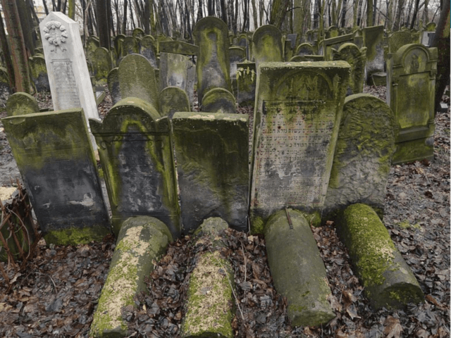 Jewish Graves