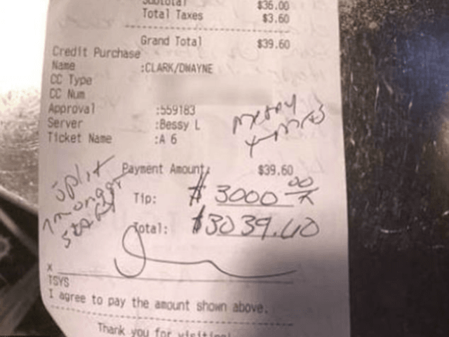 Generous diner stuns restaurant staff with $3000 tip on a $39 bill and a sweet Christmas m