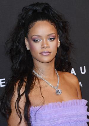 Rihanna mourns cousins's death, calls for end to gun violence