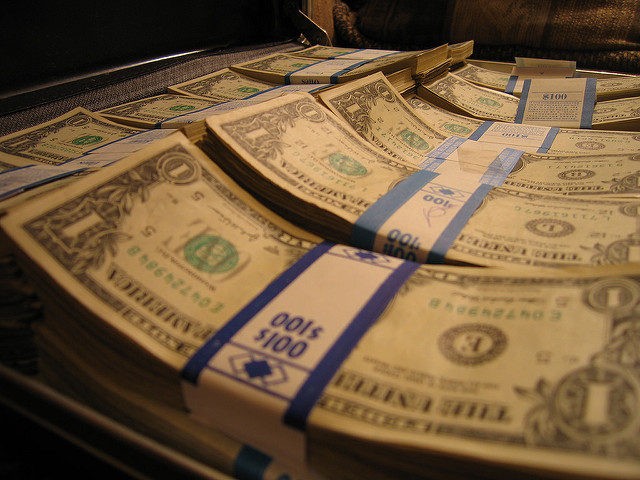 Cash (Ryan Shea / Flickr / CC)