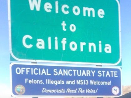 Sanctuary state sign (alternative_news_med / Instagram / Cropped)