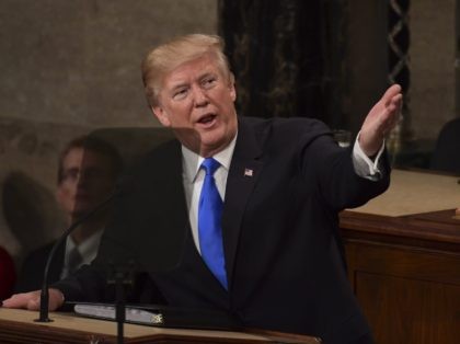 Trump reaches out State of the Union (Susan Walsh / Associated Press)