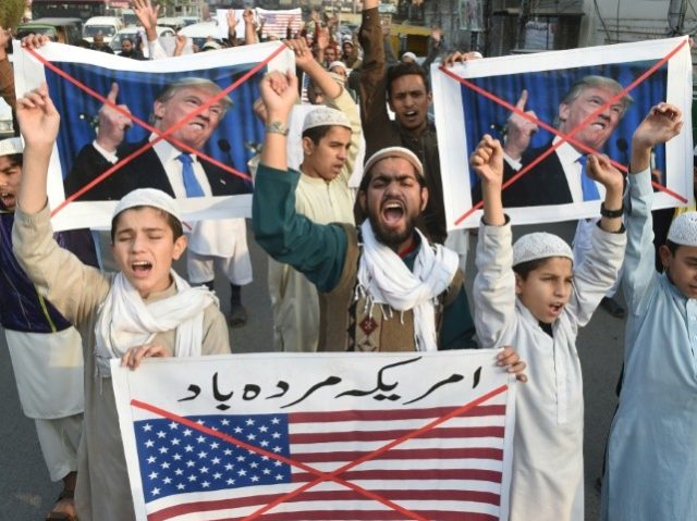 Pakistani demonstrators protest US aid cuts in Lahore
