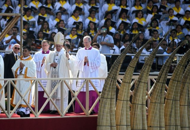 Pope condemns criminals in crime-stricken Peruvian city