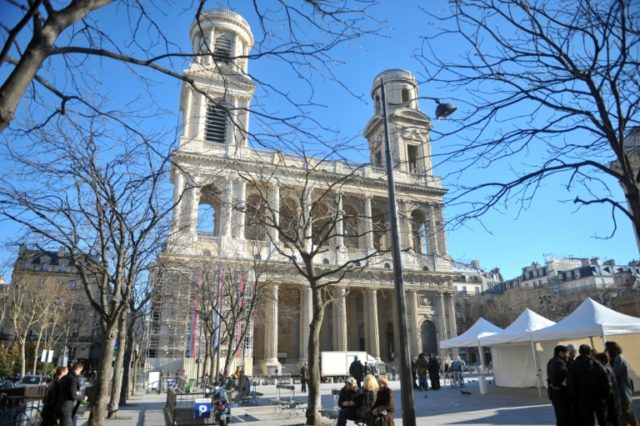 No cash? Paris church basket now taking bank cards