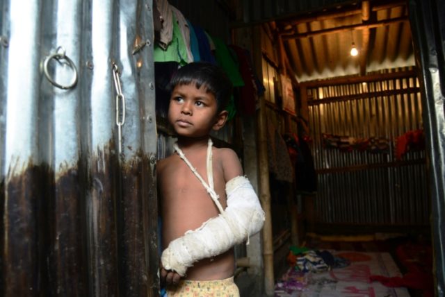 Bangladesh delays Rohingya refugee return