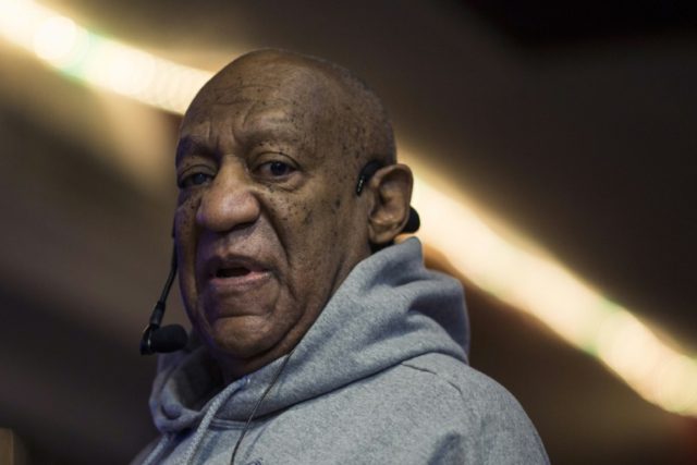 Cosby performs for first time since assault charge