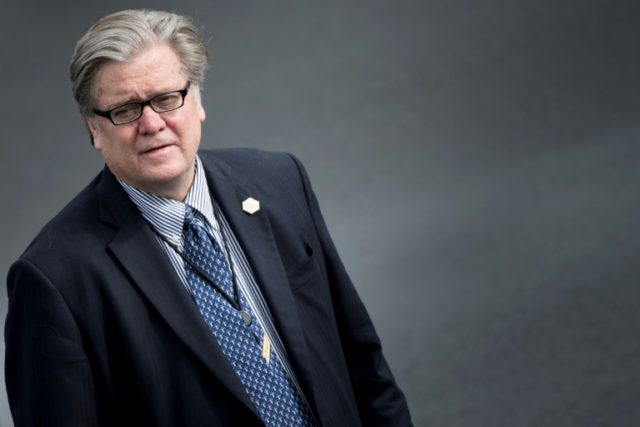 Bannon invite sparks protests at Chicago university
