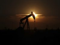 US oil output is booming and seen outpacing Saudis, Russia Photo The Associated Press