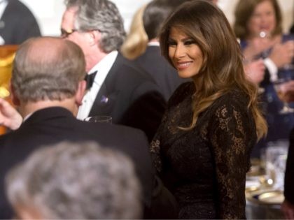 US First Lady Melania Trump attends the GovernorsÕ Ball for US governors attending the National Governors Association (NGA) winter meeting in the State Dining Room of the White House in Washington, DC, February 25, 2018. / AFP PHOTO / SAUL LOEB (Photo credit should read SAUL LOEB/AFP/Getty Images)