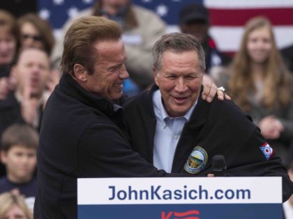 Schwarzenegger and Kasich (Ty Wright / Getty)
