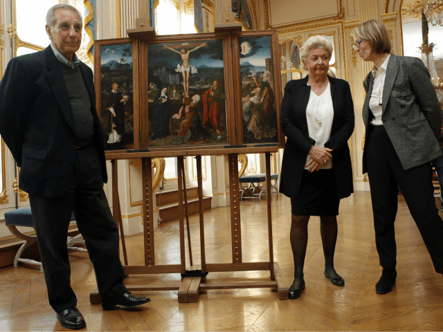 French Culture Minister Francoise Nyssen, right, poses with Henrietta Schubert , second ri