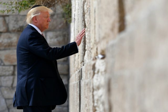 Trump says unsure Israel seeks peace with Palestinians