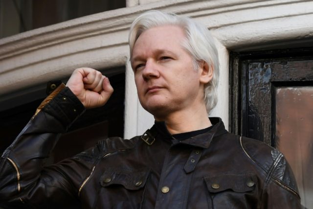 Assange loses new bid to cancel English arrest warrant