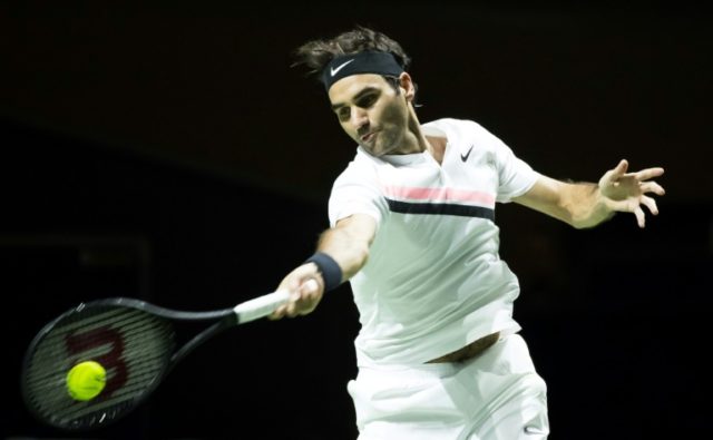 Quickfire Federer two wins from oldest No 1 spot