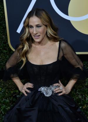 Sarah Jessica Parker debuts bangs on 'The Tonight Show'