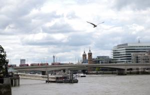 Unexploded WW2-era bomb found in Thames River; London City Airport shut down