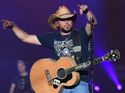 TWIN LAKES, WI - JULY 23: Singer/Songwriter Jason Aldean performs during Country Thunder Day 4 on July 23, 2017 in Twin Lakes, Wisconsin. (Photo by Rick Diamond/Getty Images for Country Thunder)