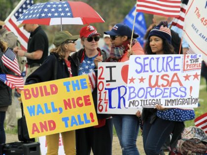 Pro-Trump anti-illegal immigration protesters (Bill Wechter / AFP / Getty)