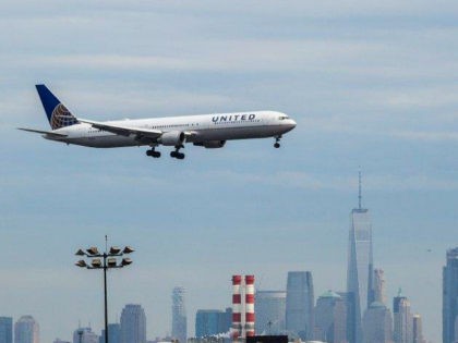 A United Continental Holdings Inc. airplane prepares for landing as the New York City skyline stands in the background at Newark Liberty International Airport (EWR) in Newark, New Jersey, U.S., on Wednesday, April 12, 2017. United Airlines is under fire for forcibly removing a passenger from a plane in Chicago …
