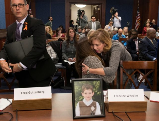 Survivors, relatives of shooting victims make passionate plea to Congress