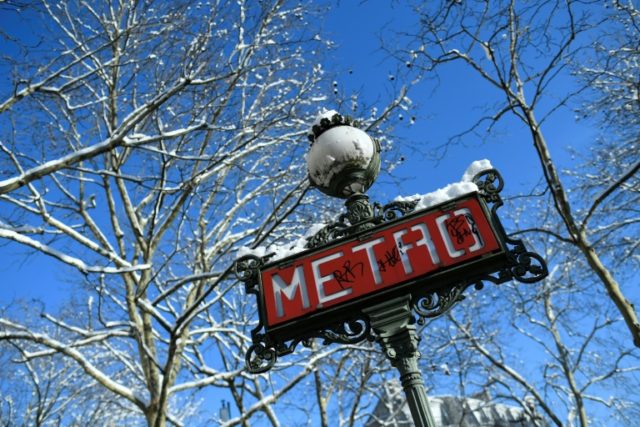 Paris metro fines pregnant woman for walking wrong way