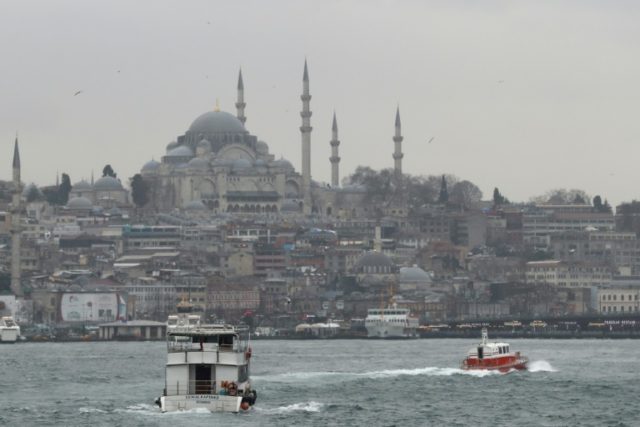 Moody's downgrades Turkey rating on policy alarm