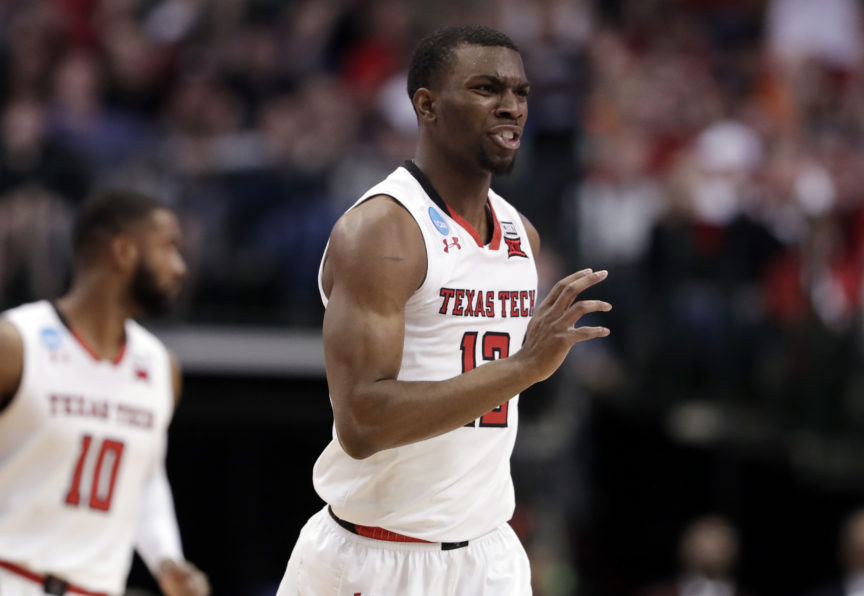 NCAA Latest: Evans breaks tie with 3, Texas Tech in Sweet 16 - Breitbart