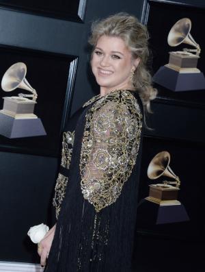 Kelly Clarkson, Little Big Town to sing at the ACM Awards