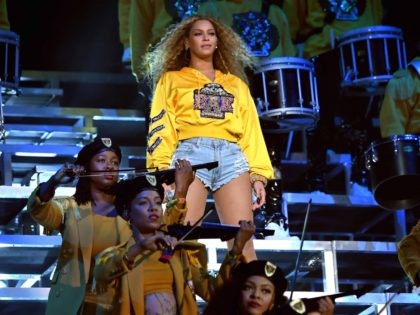 Beyonce at Coachella (Larry Busacca / Getty)