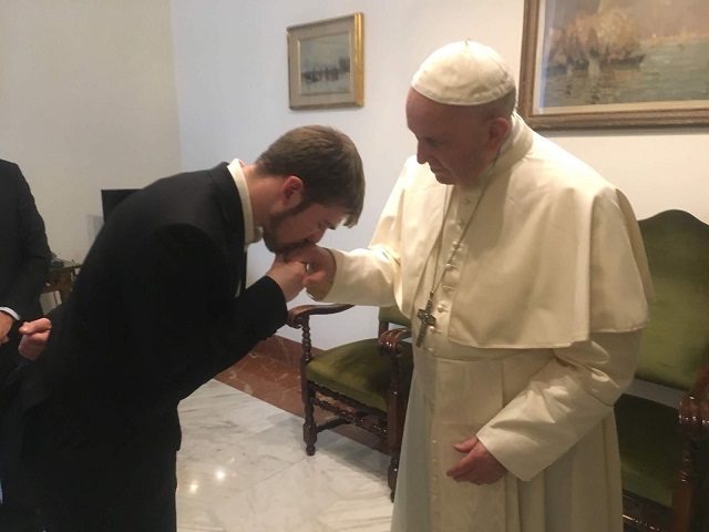 Pope meets father of Alfie Evans