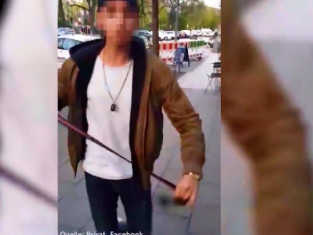 مراهق يهودي مربوط بحزام ، اعتدى عليه مهاجم مسلم في برلين