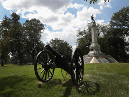 UGUST 23: Confederate Mound, a memorial to more than 4,000 Confederate prisoners of war who died in captivity at Camp Douglas and are buried around the monument, sits in a Southside cemetery on August 23, 2017 in Chicago, Illinois. The monument, which is maintained by the National Park Service, is …