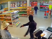 Samaritan Tackles Armed Robber in Mexico Samaritan Tackles Armed Robber in Mexico