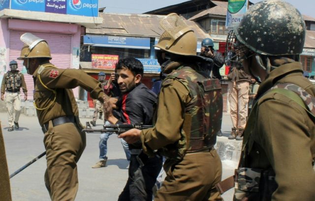 20 killed as fighting rages across Indian Kashmir