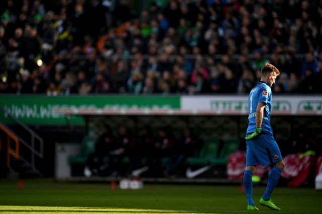 Hradecky howler sees Eintracht top-four hopes hit