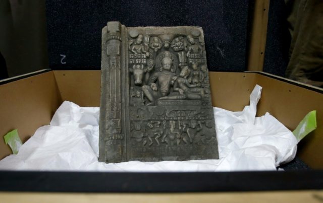 New York Met returns stolen idols to Nepal