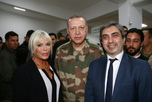 Controversy over Turkish celebrities' Syria border trip