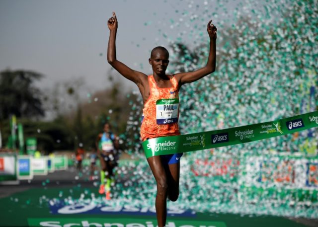Kenyans take men's and women's titles in Paris Marathon