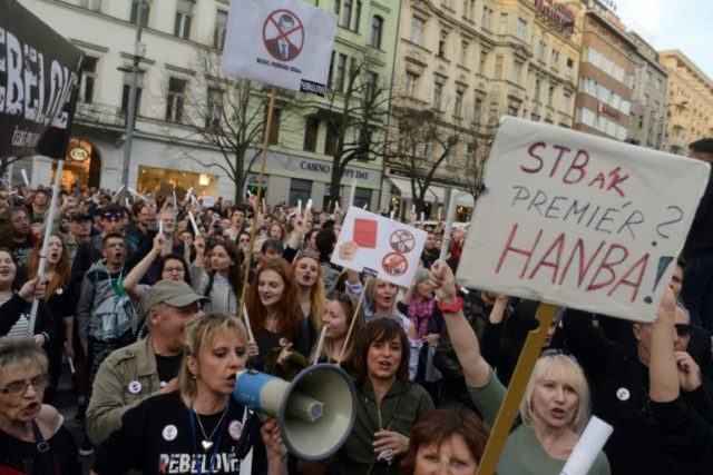 Thousands rally against Czech government across country