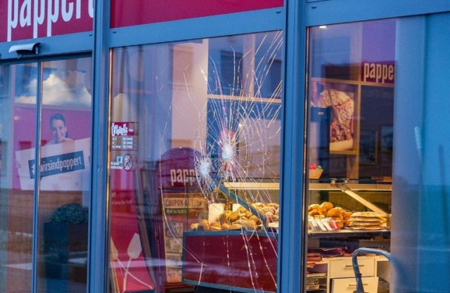 German police shoot dead man in bakery rampage