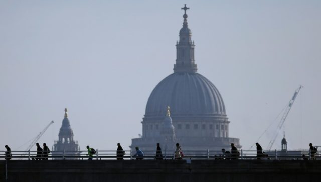 UK economy wins wages boost, unemployment dips