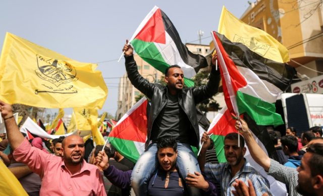 Palestinians protest to support prisoners in Israeli jails