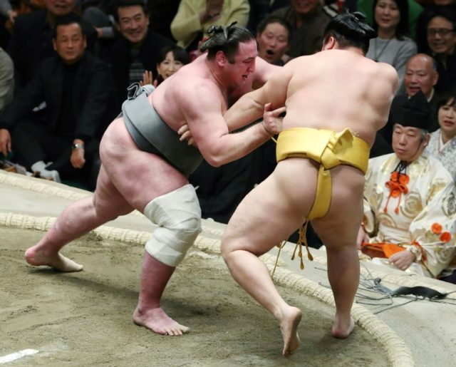 Japan female mayor battles men-only sumo rule