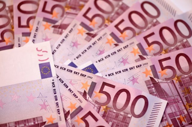 EU Parliament tightens rules on money-laundering, terror finance