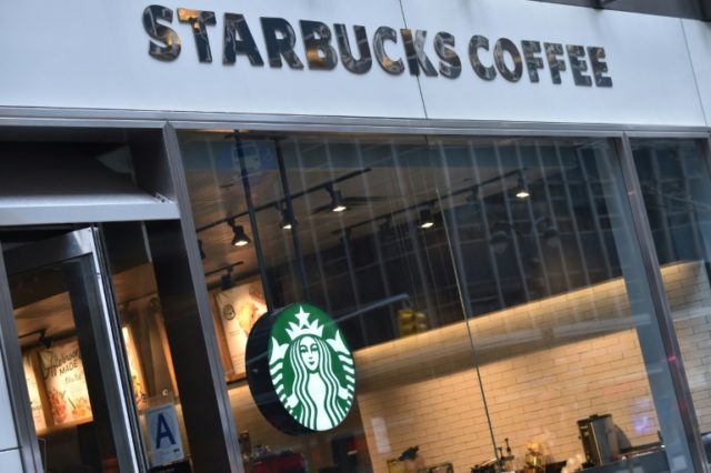 US police chief apologizes after Starbucks arrests uproar