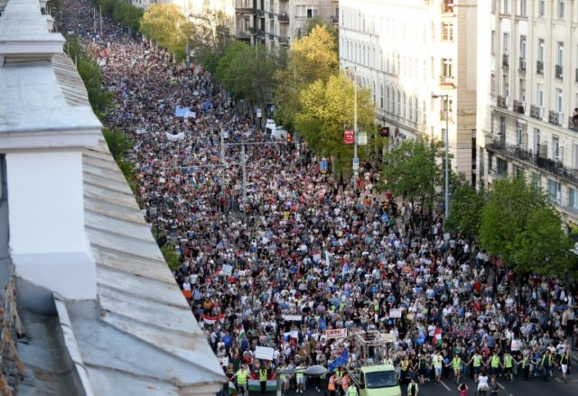 Tens of thousands of Hungarians rally in new anti-Orban protest
